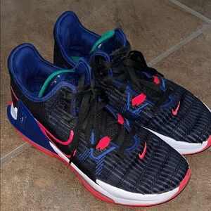 Nike LeBron Witness VI